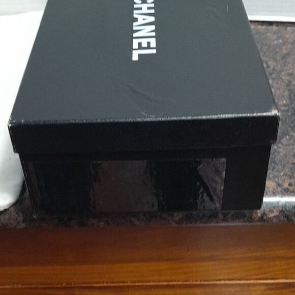 Chanel Box and Dustbag.  - Picture 4 of 4